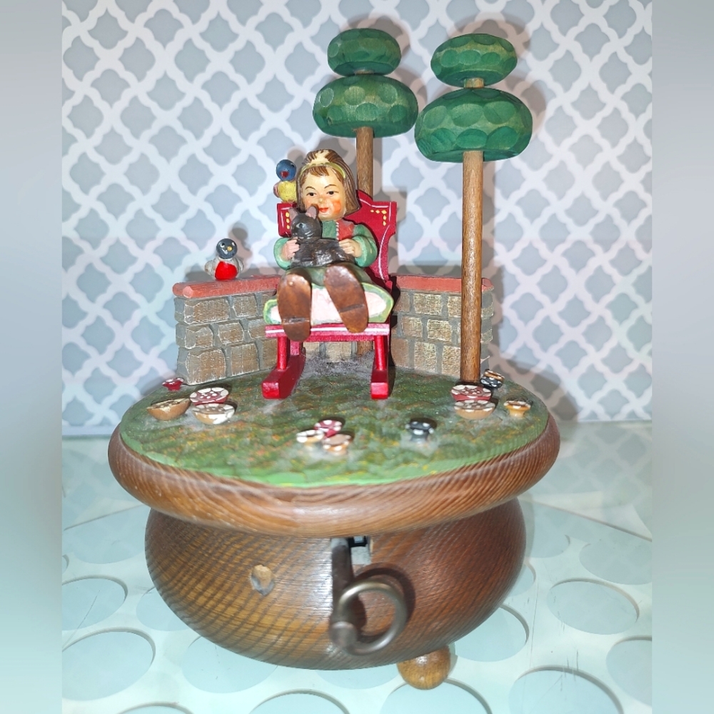 1970s Vintage Thorens Anri Revolving Music Box Girl With Cat Born Free Player